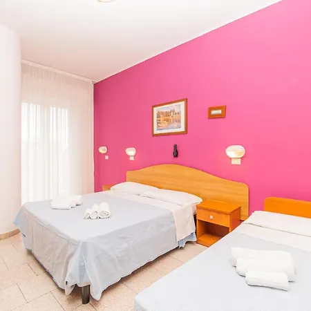 Arlino Hotel 3*